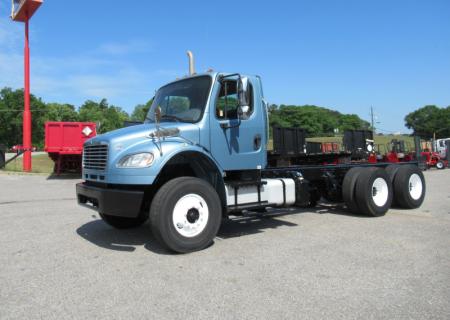 2016 Freightliner BUSINESS CLASS M2 106